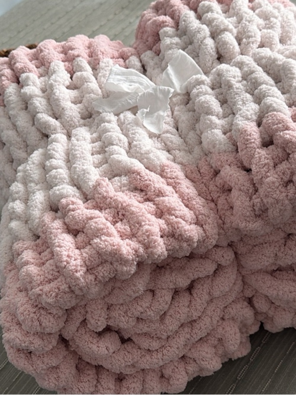 Plush Two-Tone Chunky Knit Throw Blanket - Pink & White